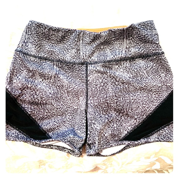 Active Short - Picture 1 of 3